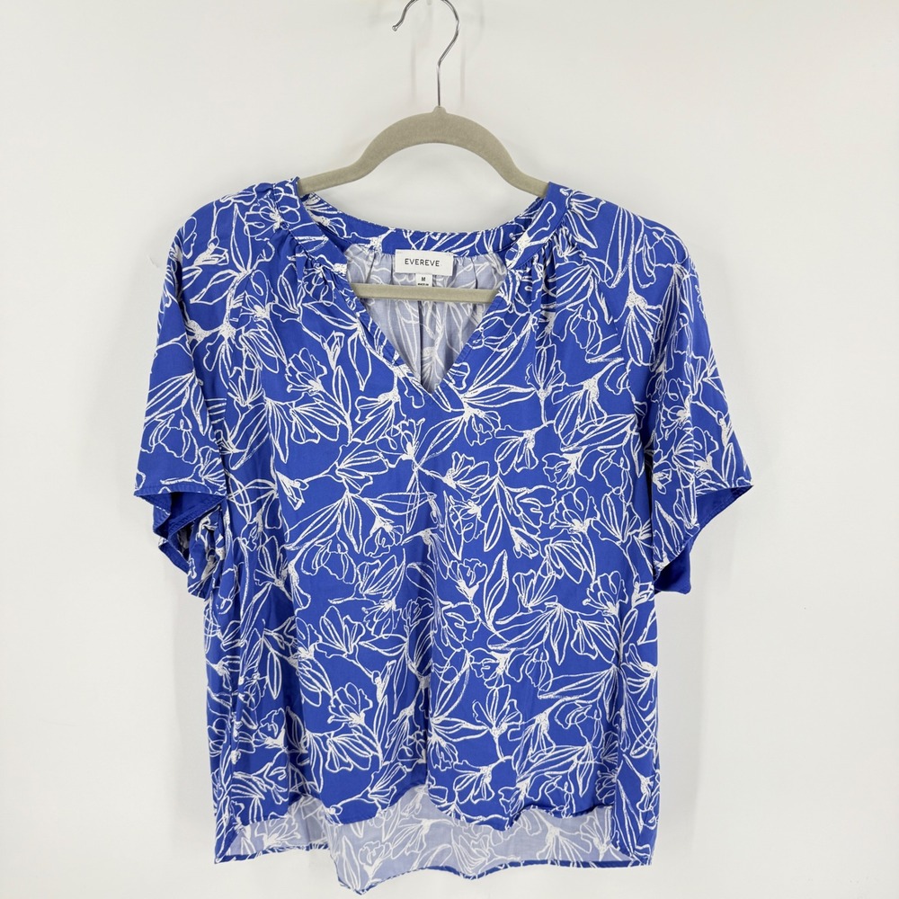 Evereve Blue Floral Top Medium V-Neck Short Sleeve Lyocell Coastal Botanical‎